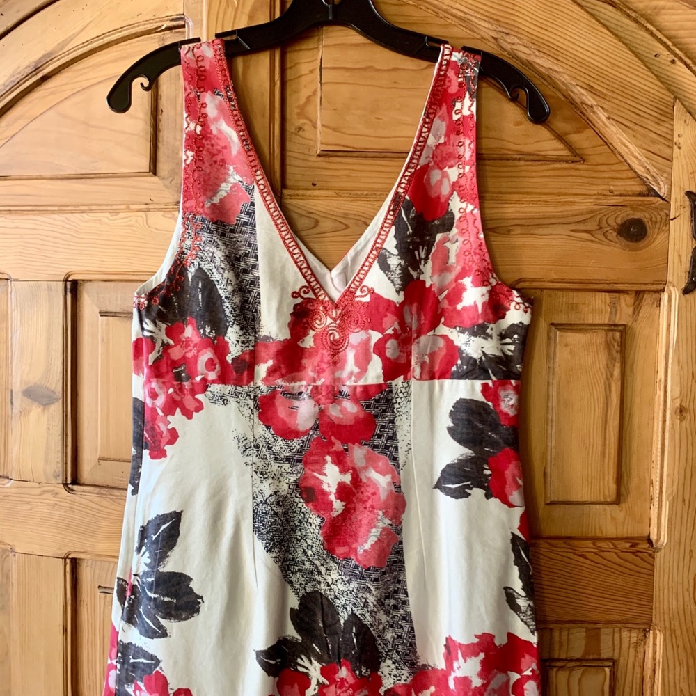 Free People // NWT Embroidered V-neck cotton dress - Picture 4 of 15